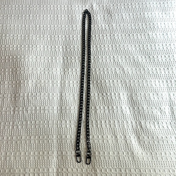 39” crossbody / shoulder chain || gunmetal / graphite / black silver || NWOT - Picture 3 of 9